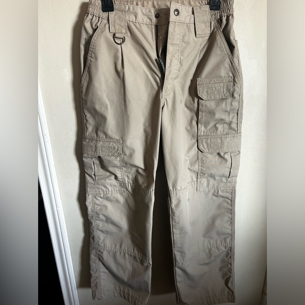 Propper brand Men’s tactical pants, size 30/32 , khaki color,new no tags